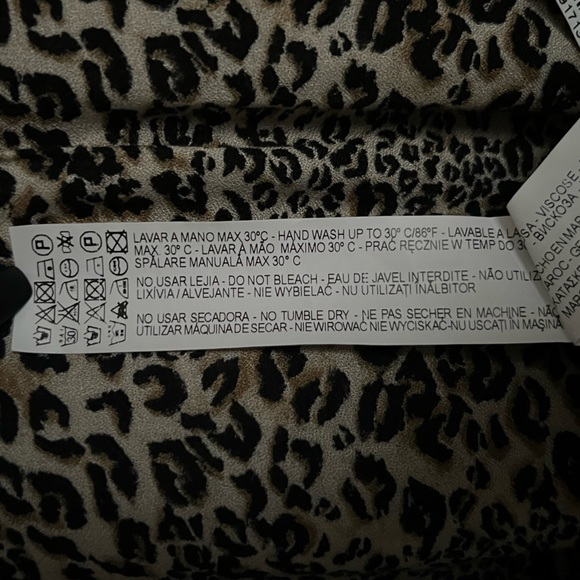 EUC | Zara | Leopard Print Long Sleeve Blouse | Size XL - Picture 10 of 11